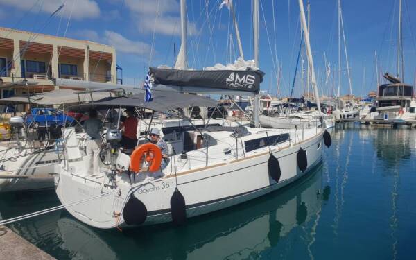 Oceanis 38.1 The Boss