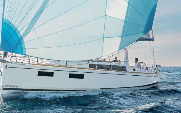 Oceanis 38.1 Follia