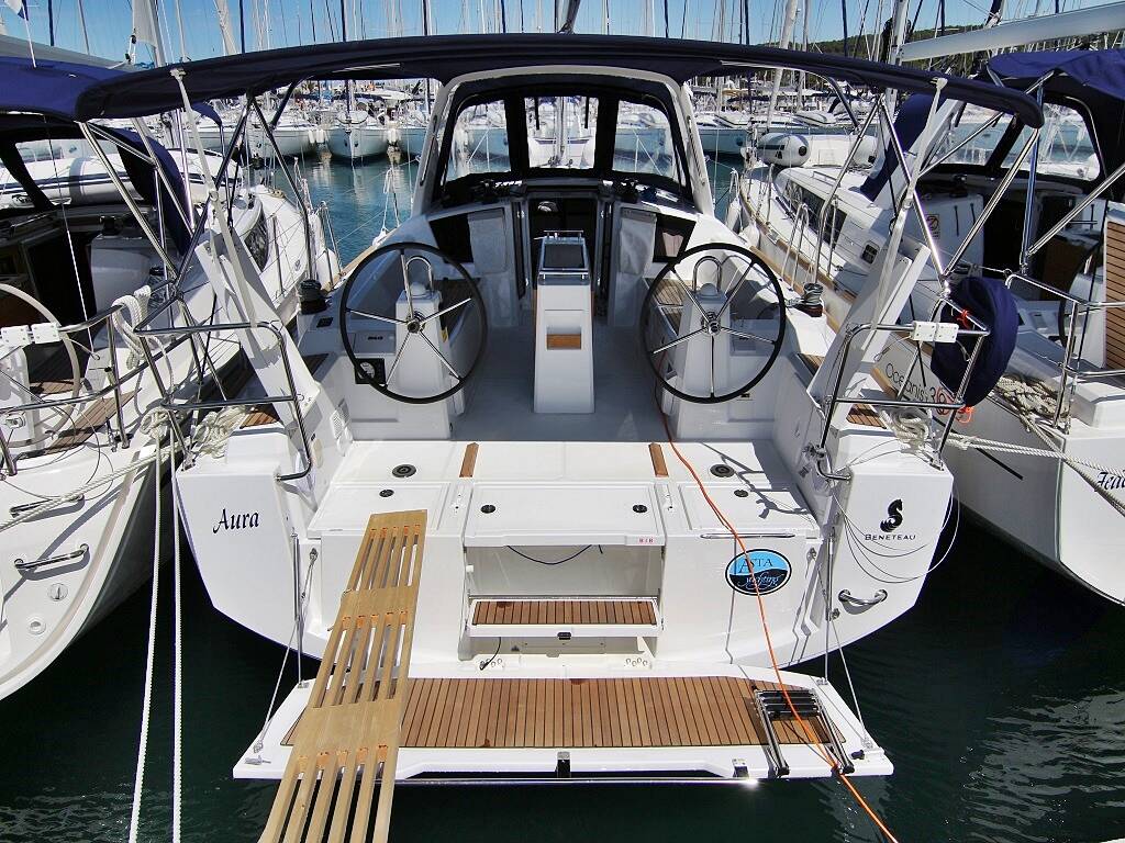 Oceanis 38.1 Aura