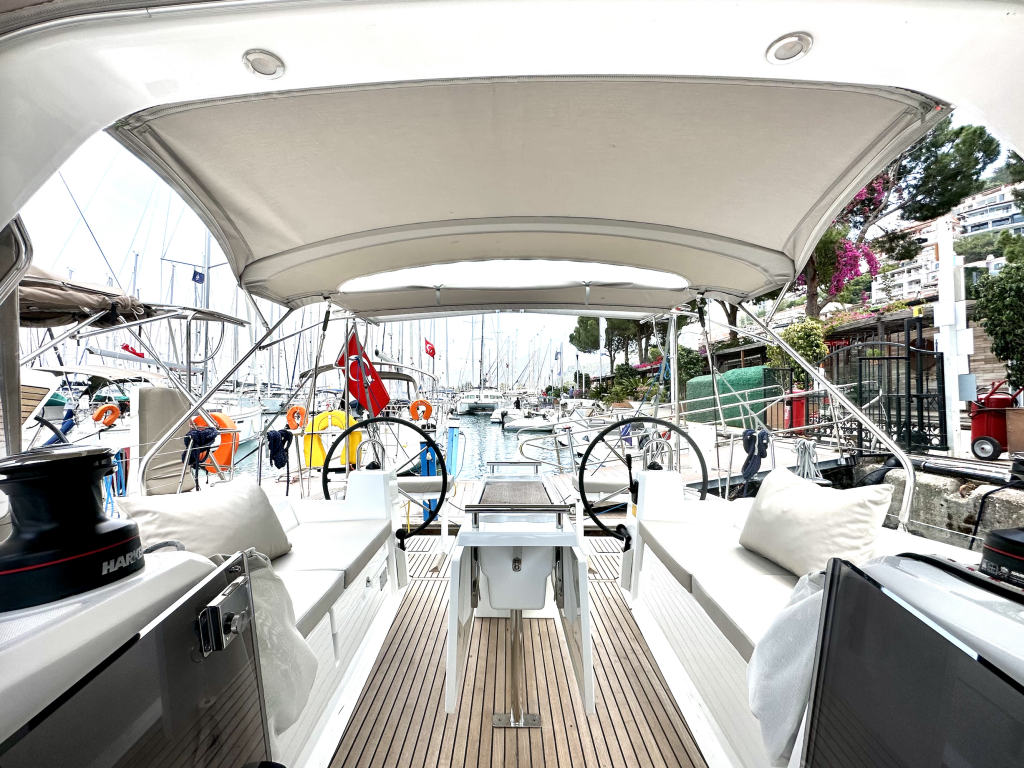 Oceanis 38.1 Sail Bellatrix