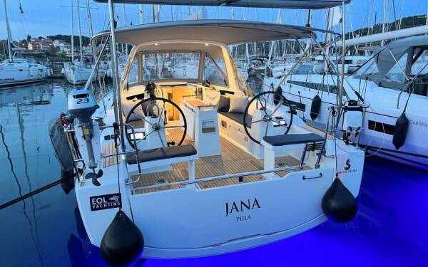 Oceanis 38.1 Jana