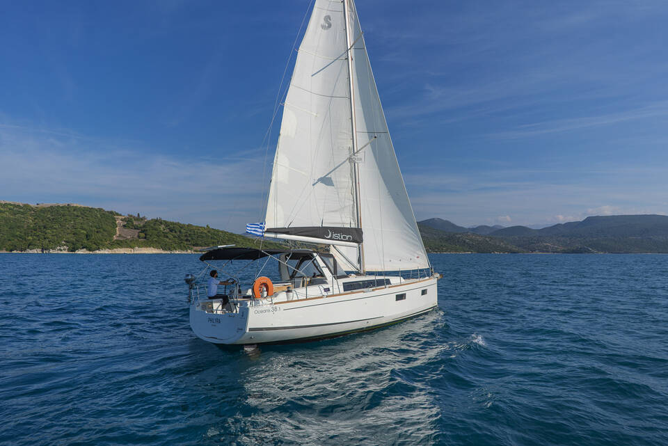 Oceanis 38.1 Philyra