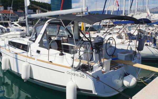 Oceanis 38.1 Bellona