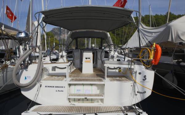 Oceanis 38.1 Summer Breeze 1