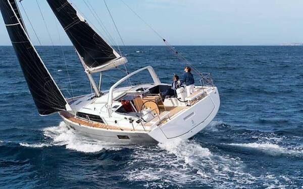 Oceanis 41.1 KESTREL