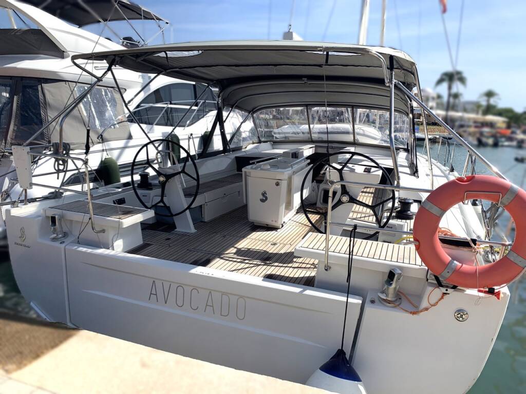 Oceanis 51.1 Avocado