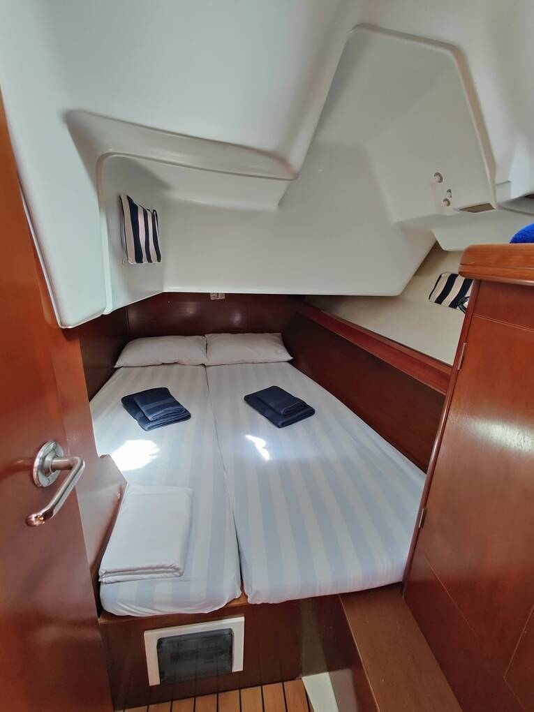 Oceanis Clipper 393 Crete