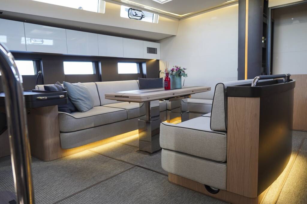 Oceanis Yacht 62 Onyx