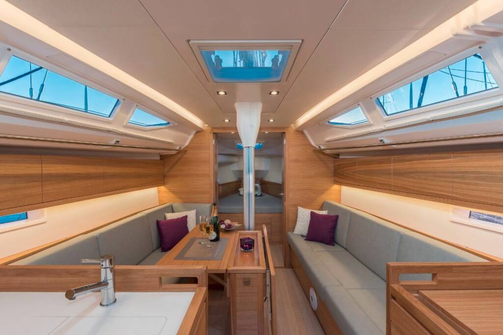 Salona 380 Navis Celere