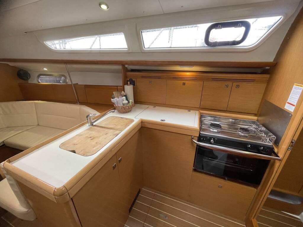 Sun Odyssey 36i Agatha