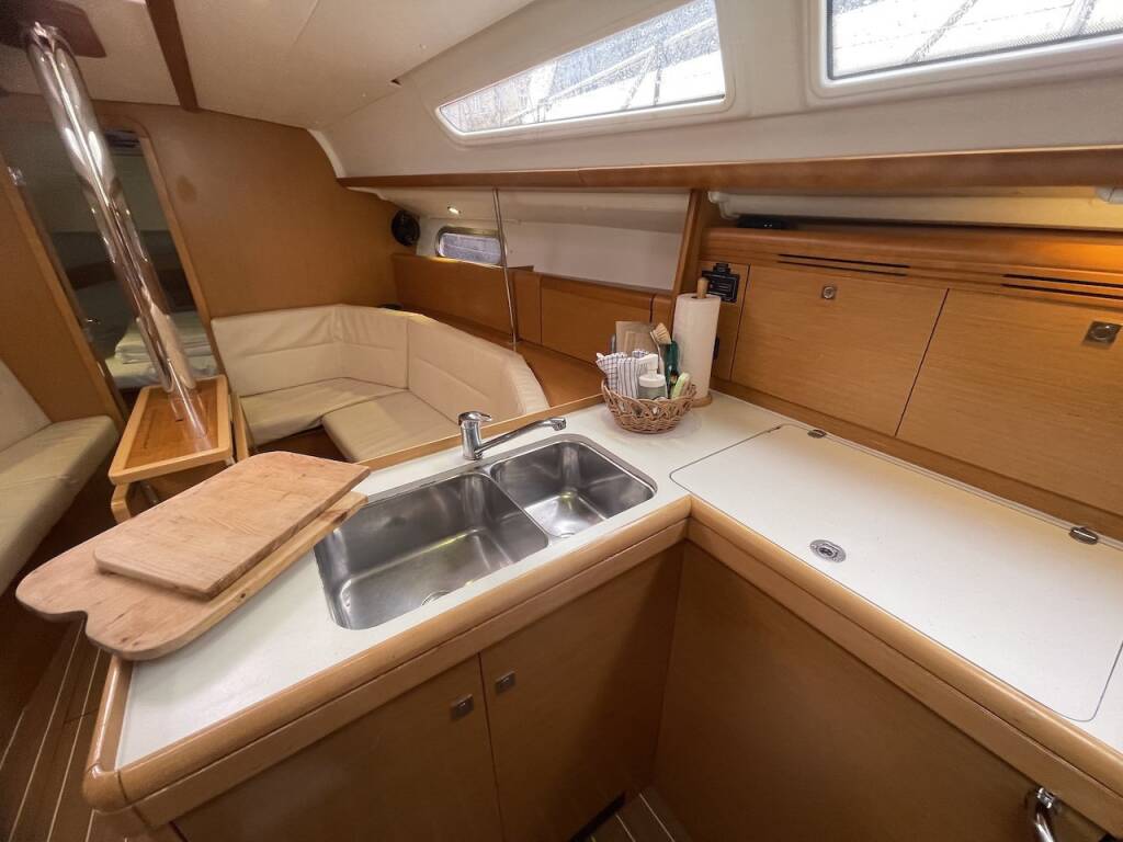 Sun Odyssey 36i Agatha