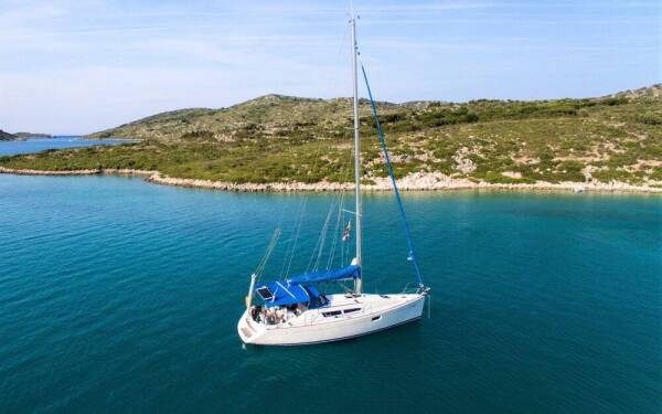 Sun Odyssey 36i Izella