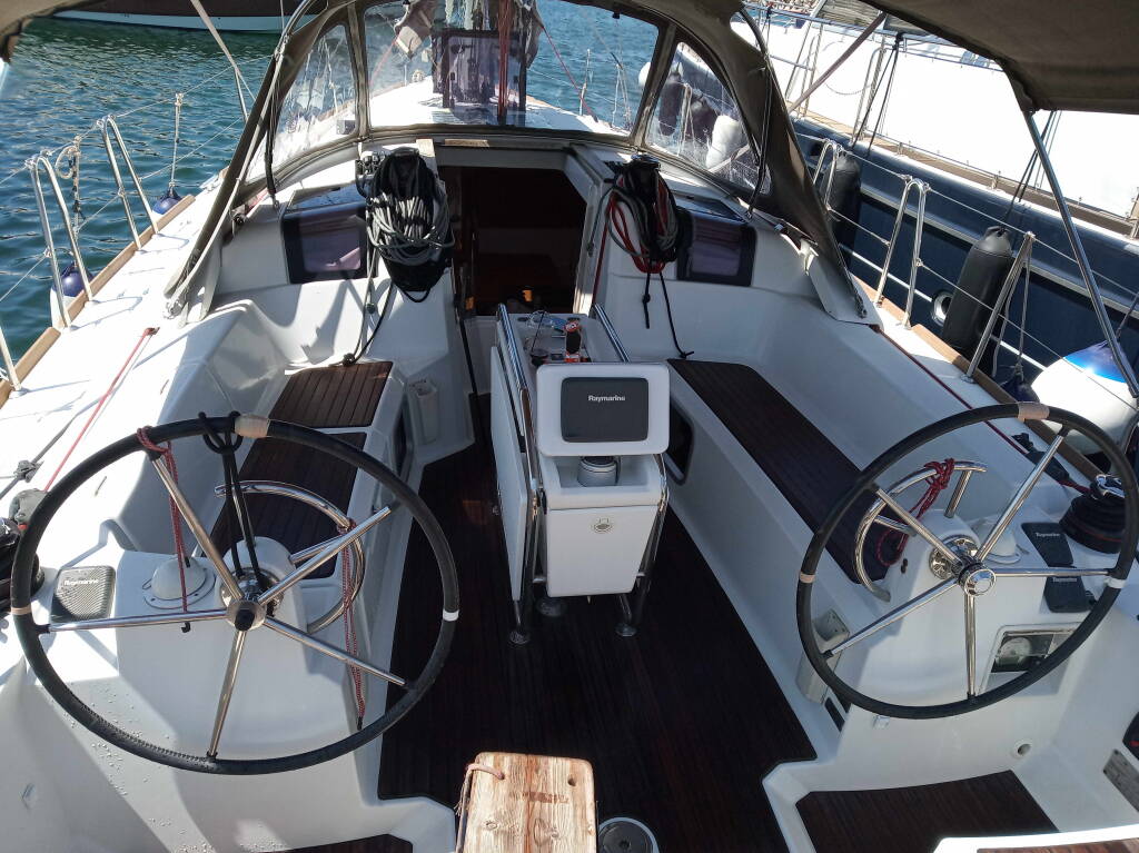 Sun Odyssey 379 Argo