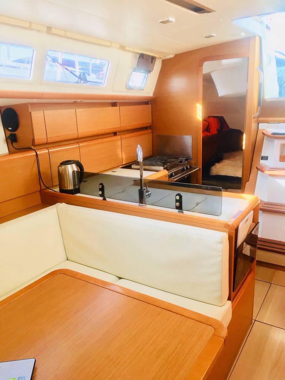 Sun Odyssey 379 Argo