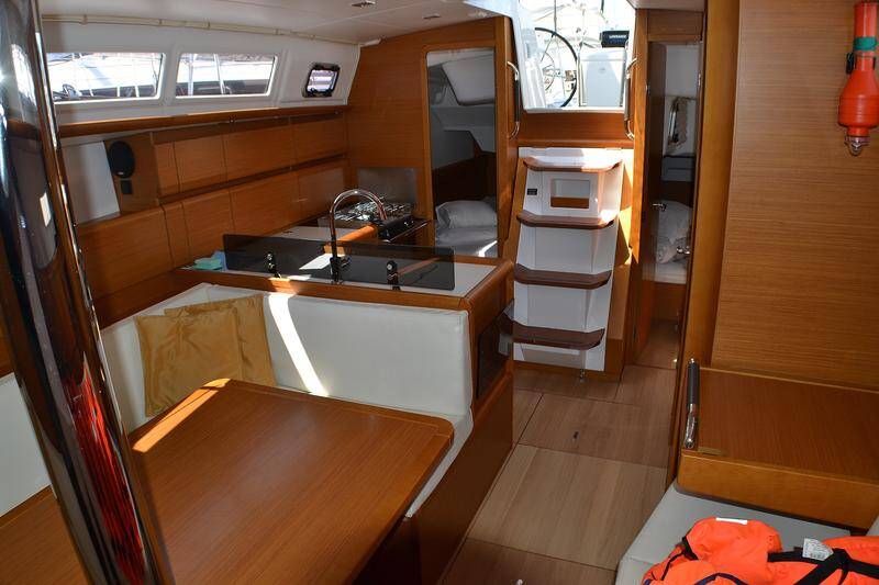 Sun Odyssey 379 Soprano