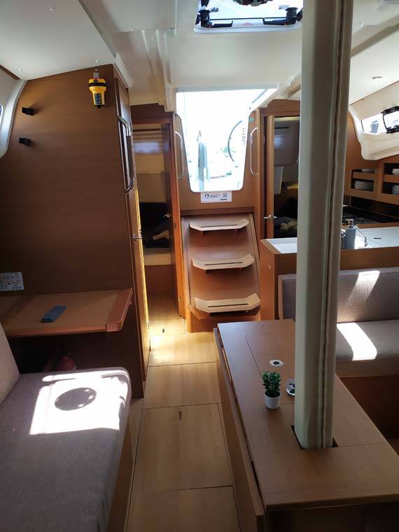 Sun Odyssey 380 Bright Elli