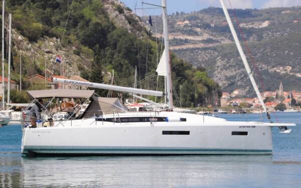 Sun Odyssey 380 Bura Kiss