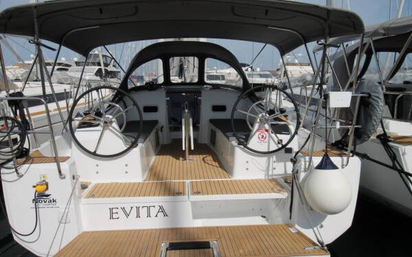 Sun Odyssey 380 Evita