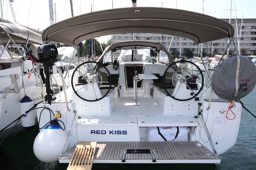 Sun Odyssey 380 Red Kiss