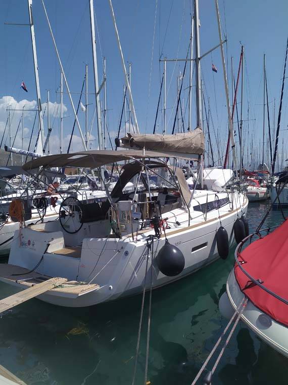 Sun Odyssey 389 živjelli