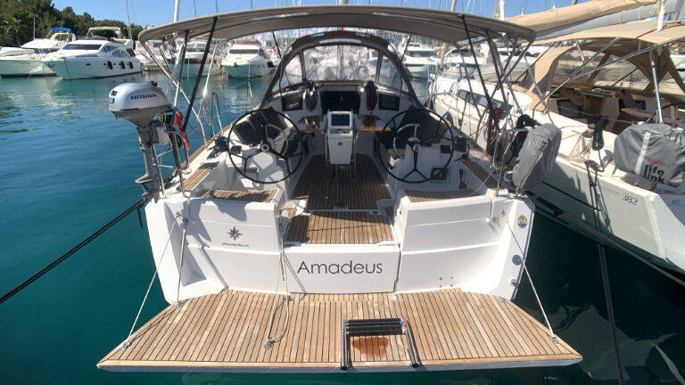 Sun Odyssey 389 Amadeus