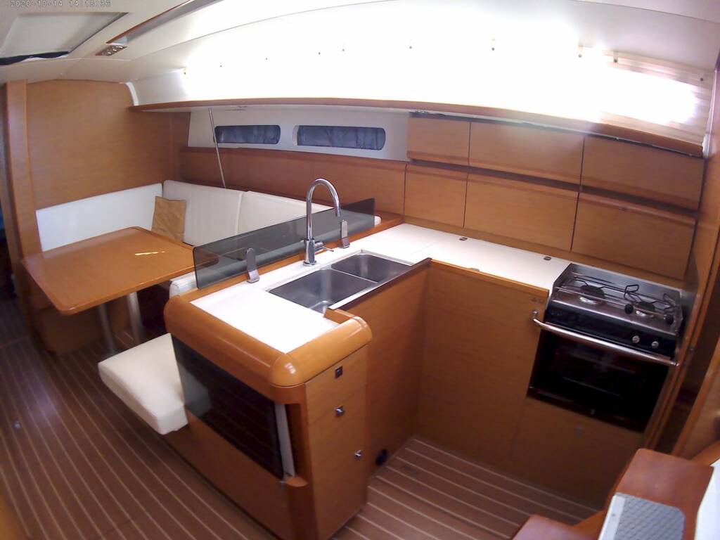 Sun Odyssey 409 Traveller