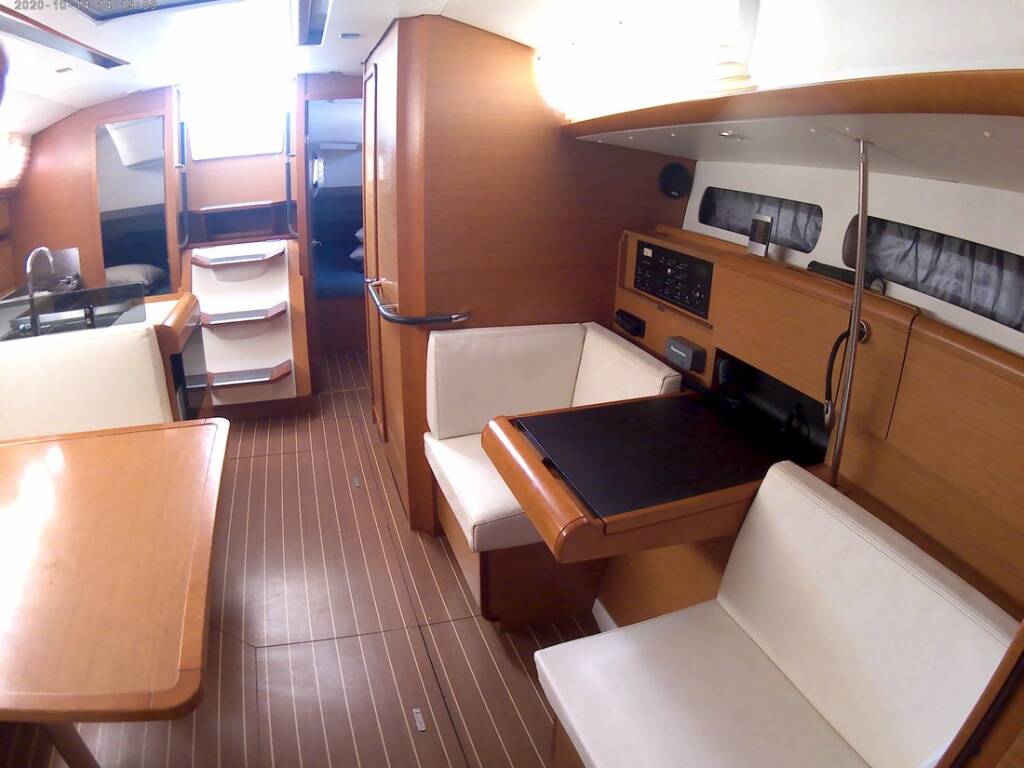 Sun Odyssey 409 Traveller