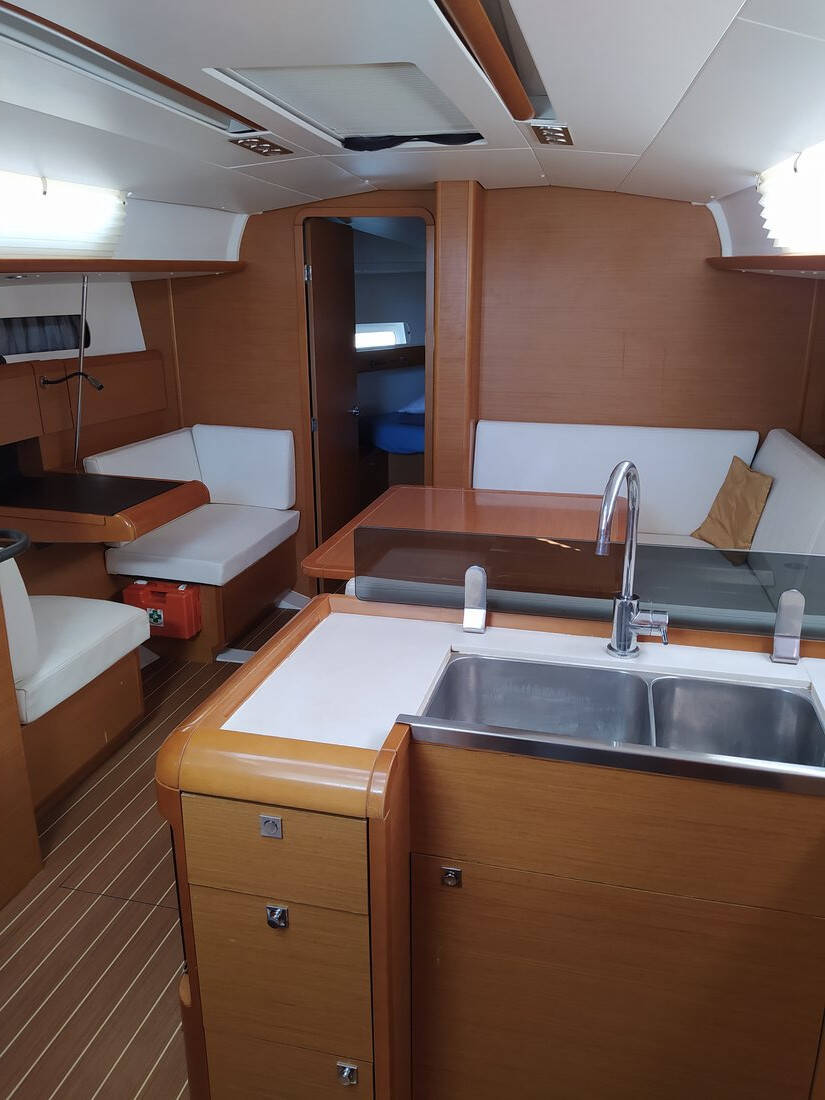 Sun Odyssey 409 Traveller