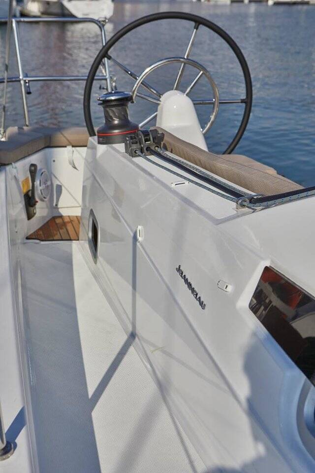 Sun Odyssey 410 Sea Breeze