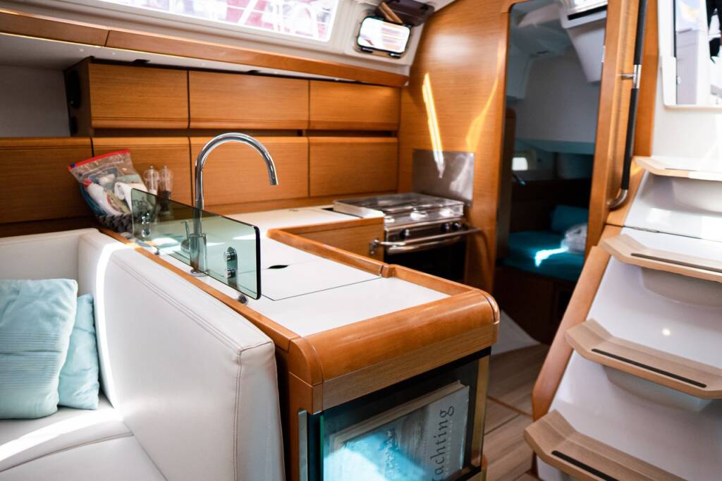 Sun Odyssey 419 Izzi