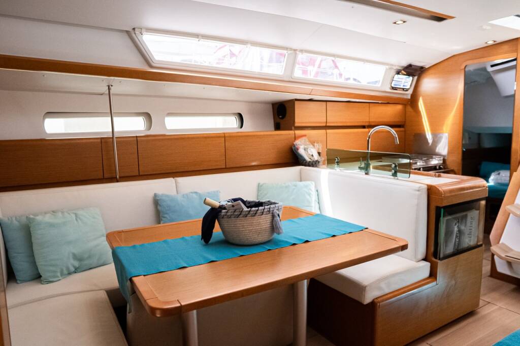 Sun Odyssey 419 Izzi