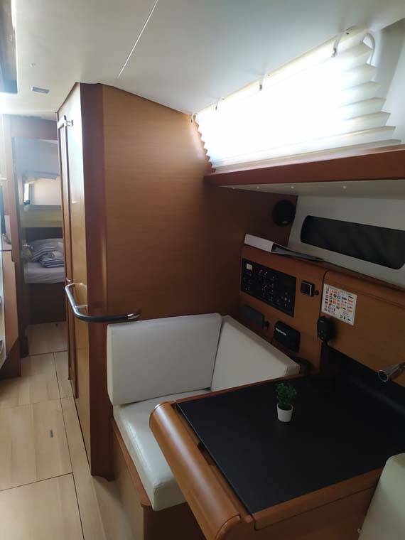 Sun Odyssey 419 Mango Tango