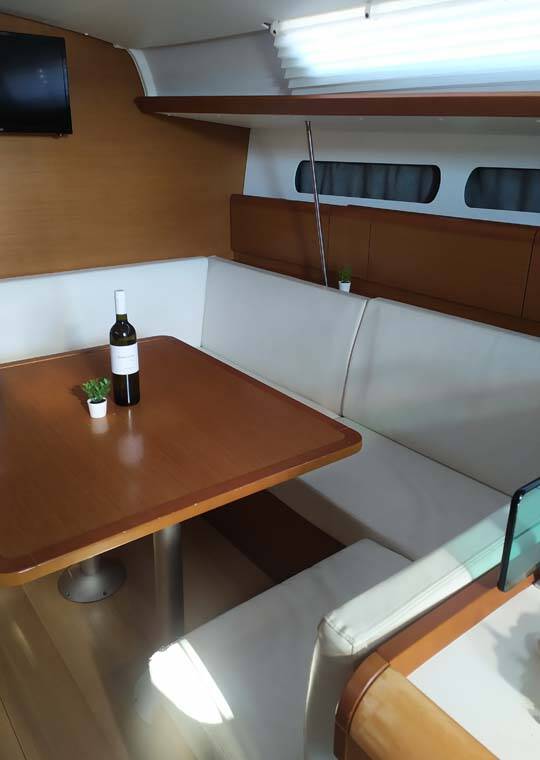 Sun Odyssey 419 Mango Tango