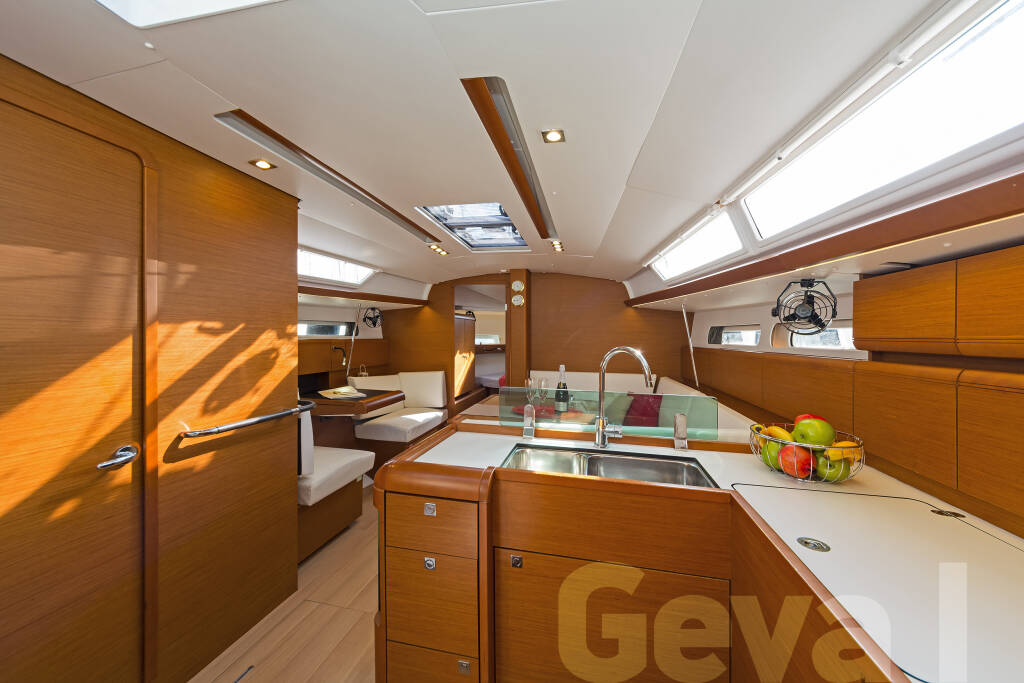 Sun Odyssey 419 Geva I