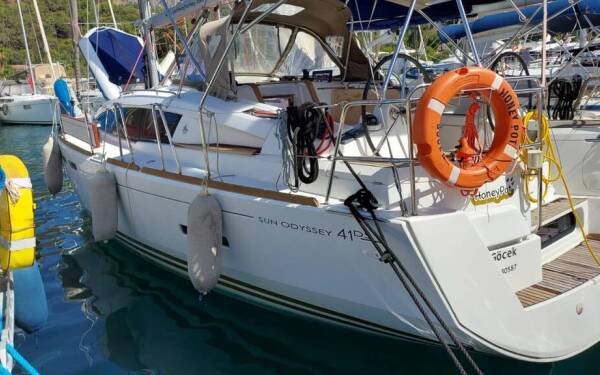 Sun Odyssey 41DS Honeypot