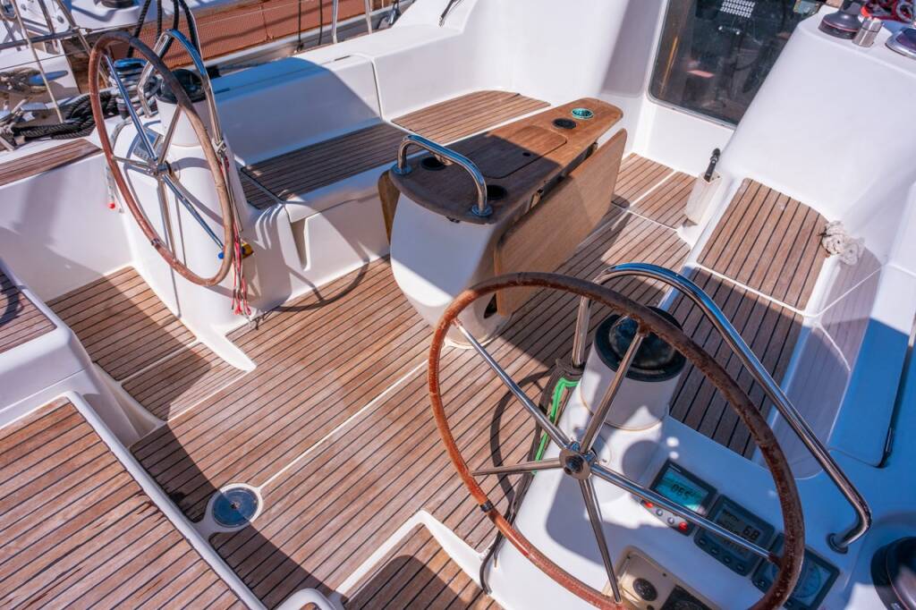 Sun Odyssey 42i Winter Breeze