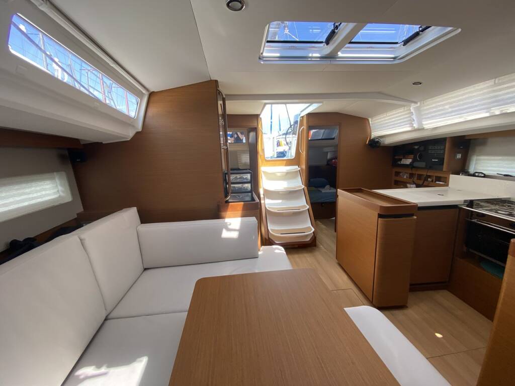 Sun Odyssey 440 Lornia