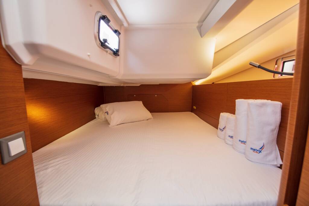 Sun Odyssey 440 Trinity