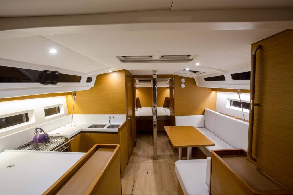 Sun Odyssey 440 Ocean Song