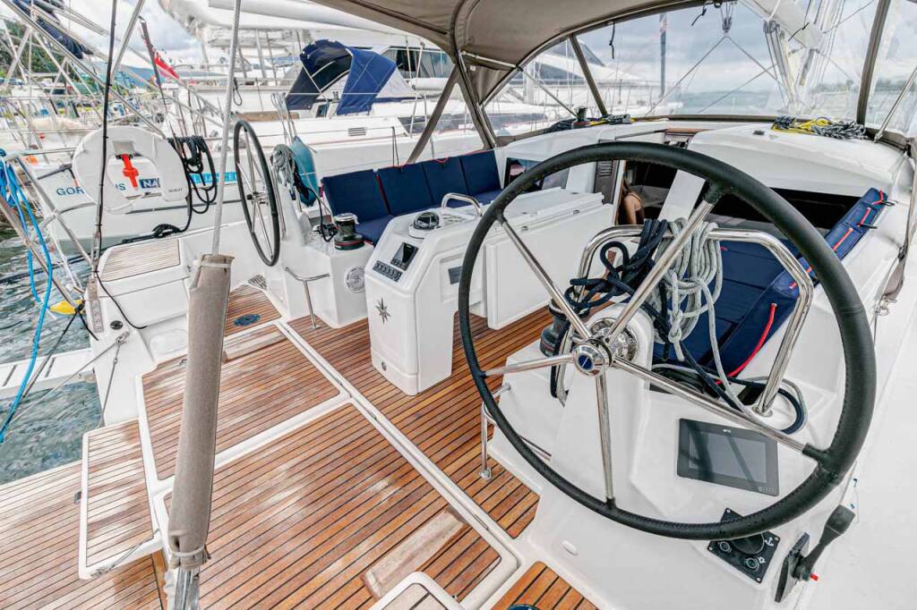 Sun Odyssey 440 Mystic Blue