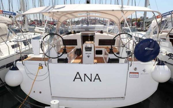 Sun Odyssey 440 Ana