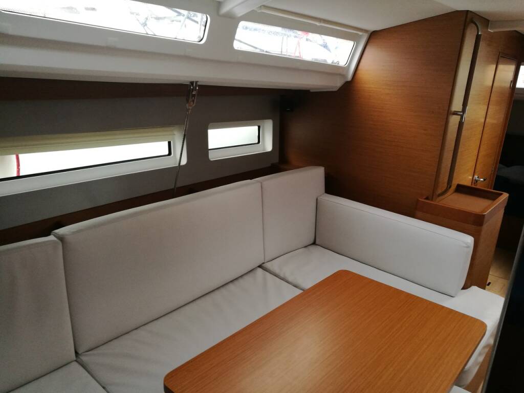 Sun Odyssey 440 Aitna