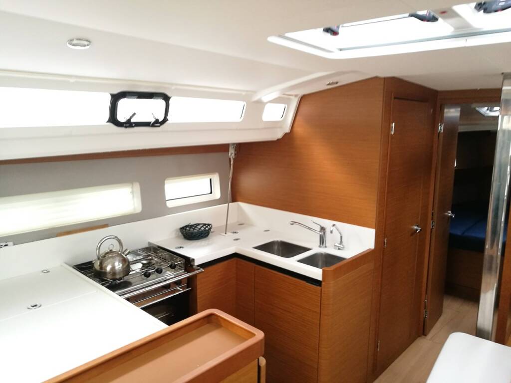 Sun Odyssey 440 Aitna