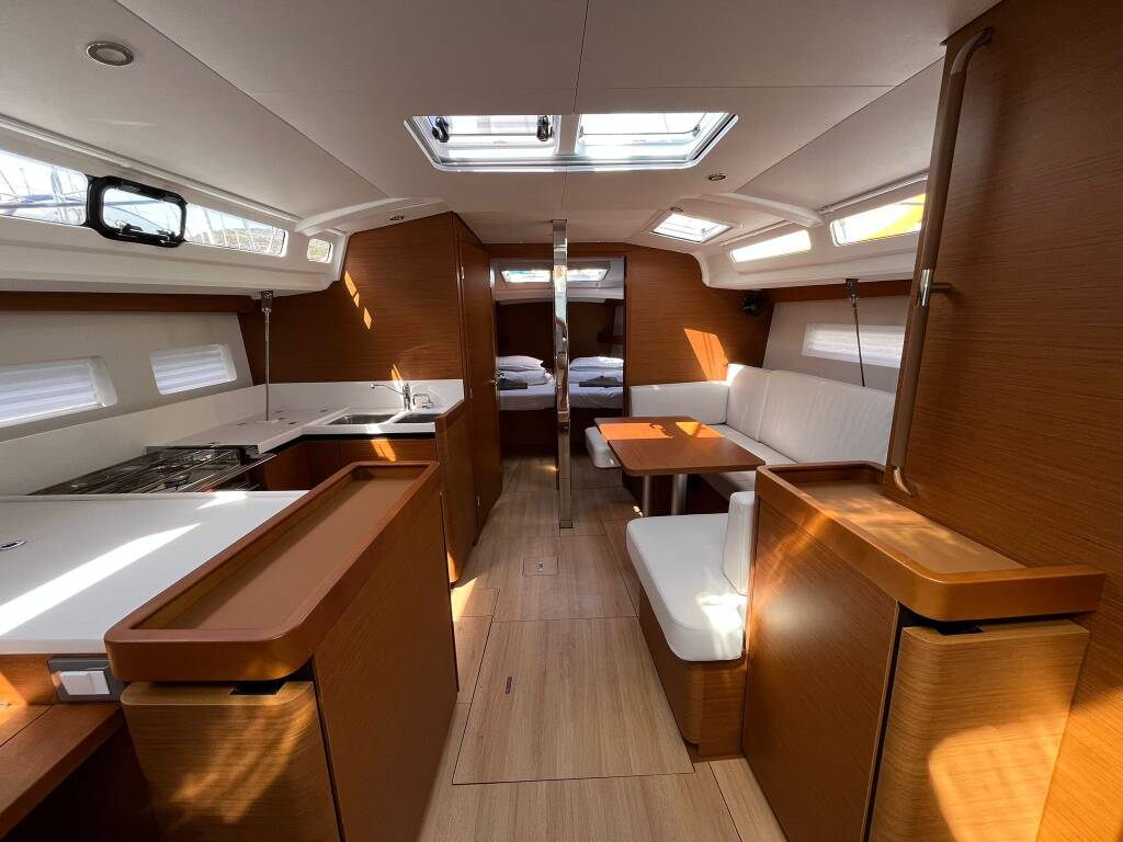 Sun Odyssey 440 Art  Vandelay