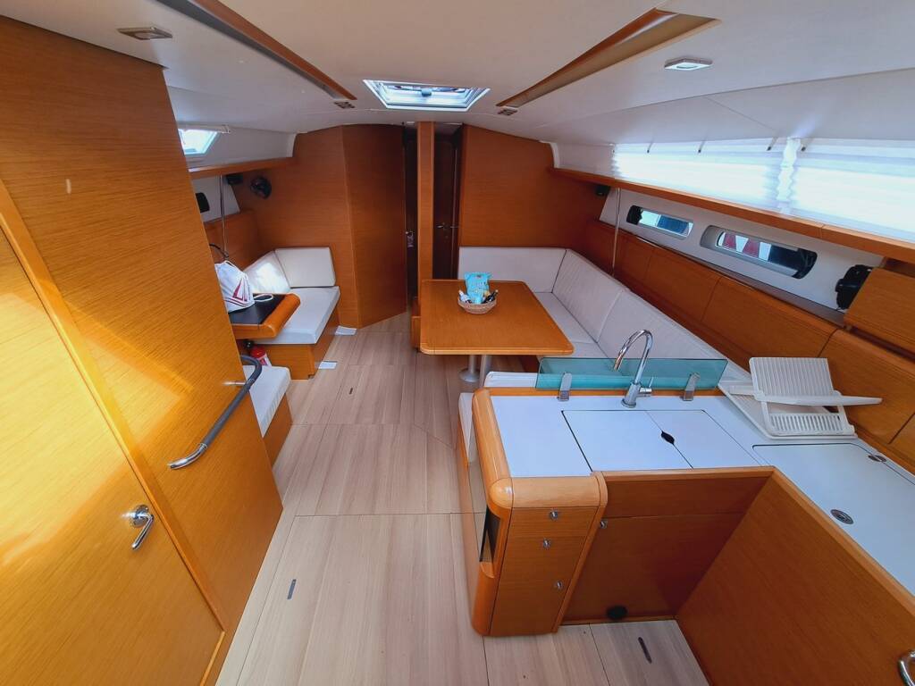 Sun Odyssey 449 Mientras Tanto