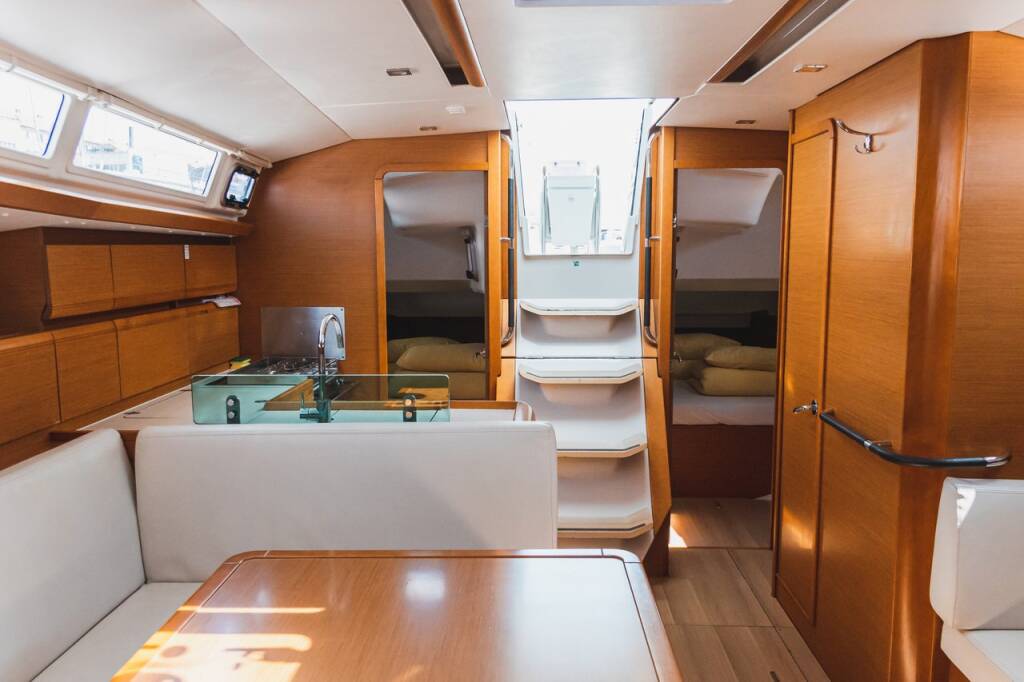 Sun Odyssey 449 Winx