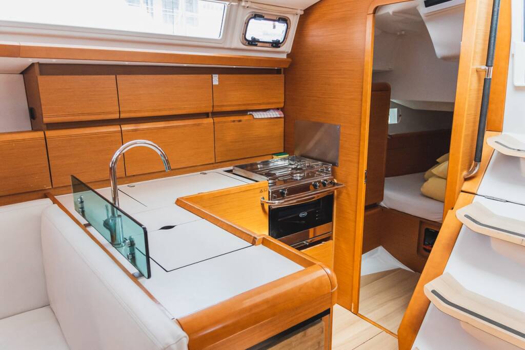 Sun Odyssey 449 Winx