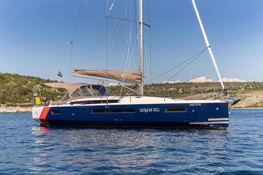 Sun Odyssey 490 Geri