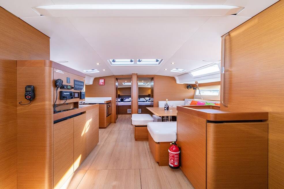 Sun Odyssey 490 Geri