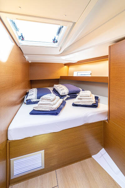 Sun Odyssey 490 Geri